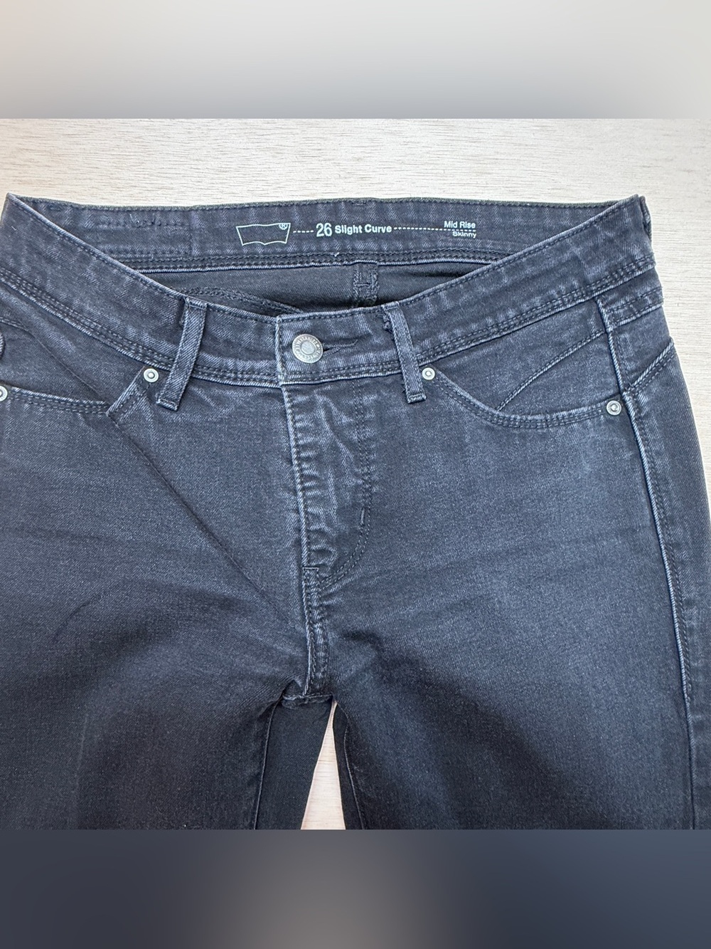 Levi's Slight Curve Mid Rise Skinny Black Jeans Women’s W26 L32 Stretch Denim